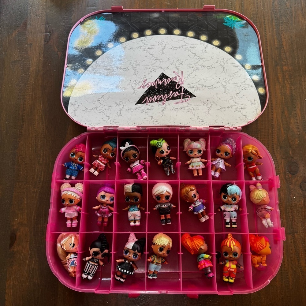 Large Lot Of L.OL. Surprise Dolls With Carrying Suitcase Lot Of 21 + Accessories